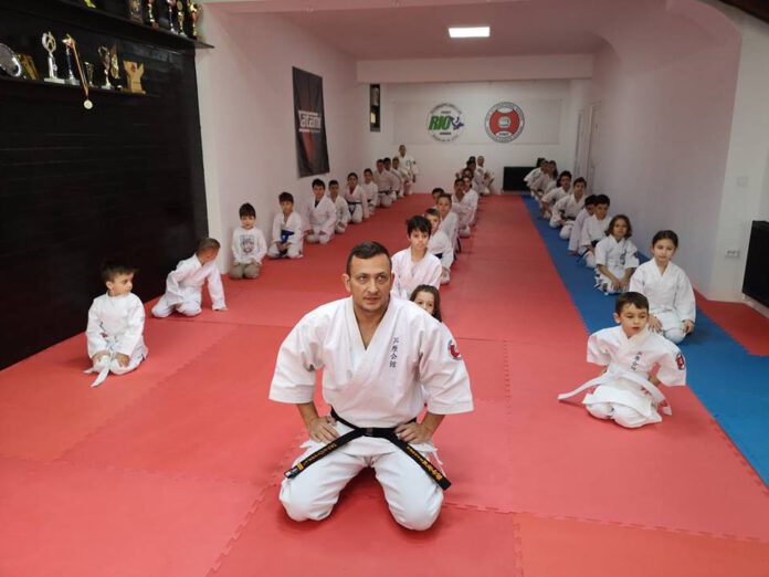 karate coperta