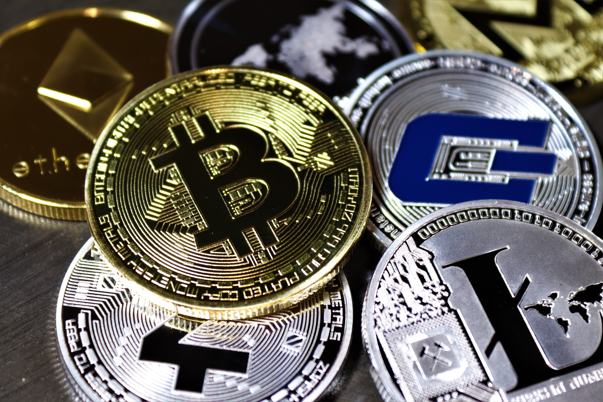 Bitcoin acoperă pierderile din , testează nivelul tehnic cheie | FXCM RO
